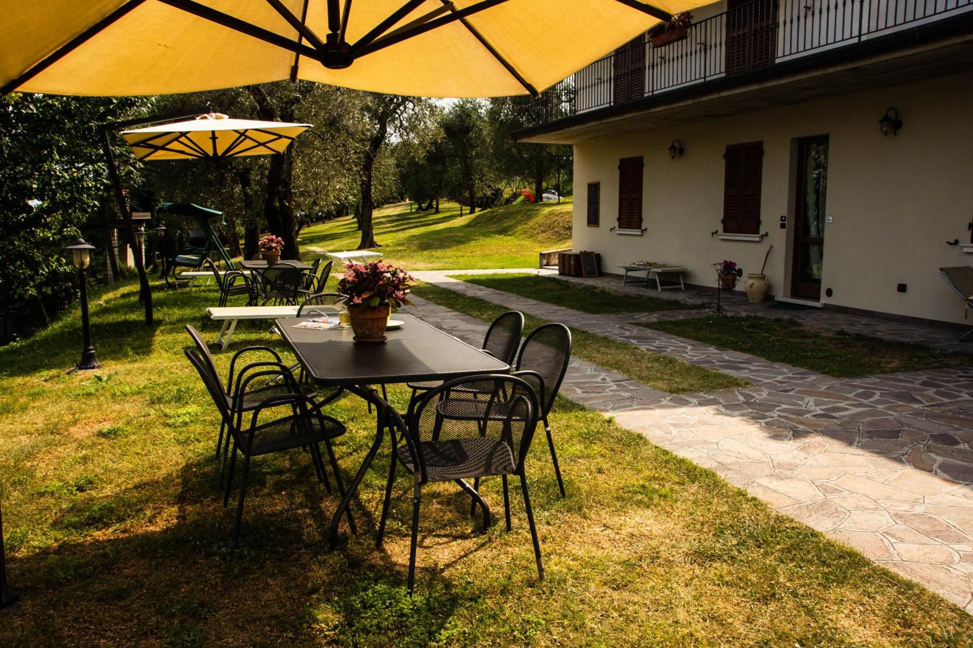 Agriturismo L'Uliveto Gargnano Esterno foto